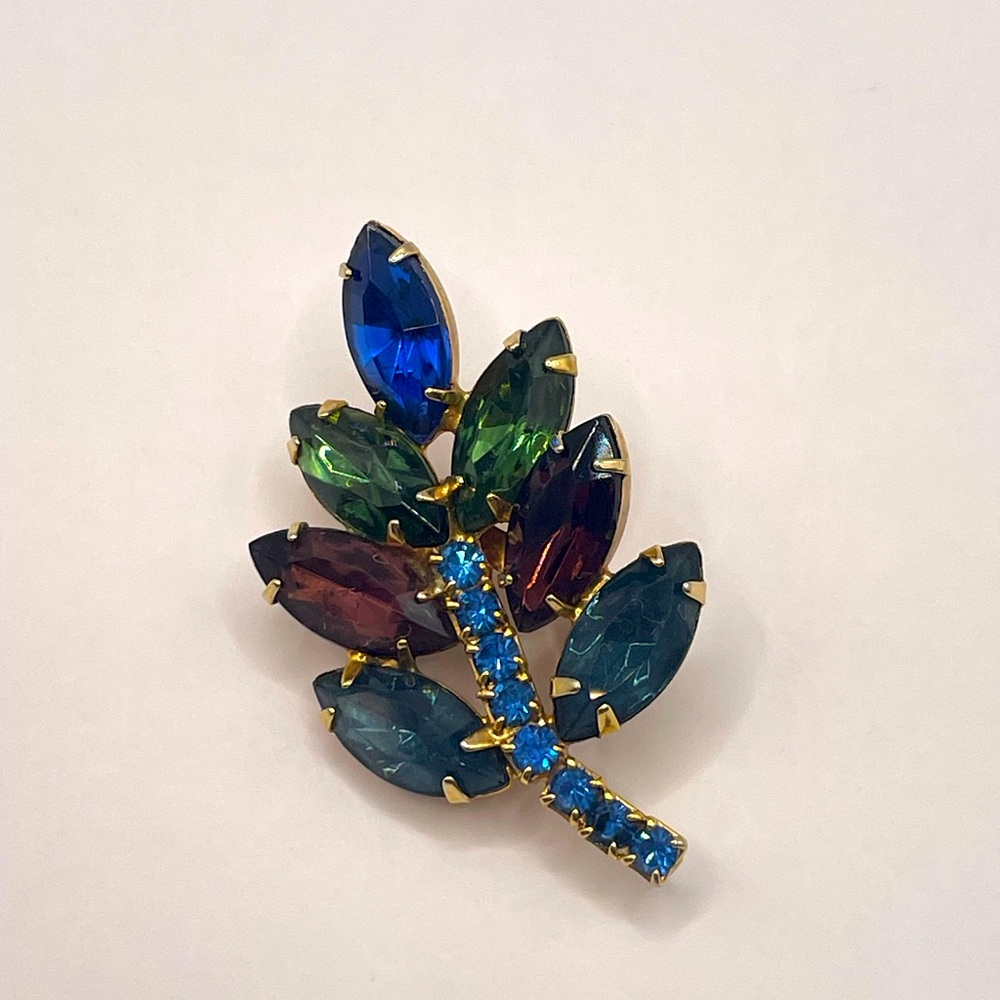 VINTAGE Crystal Leaf Brooch